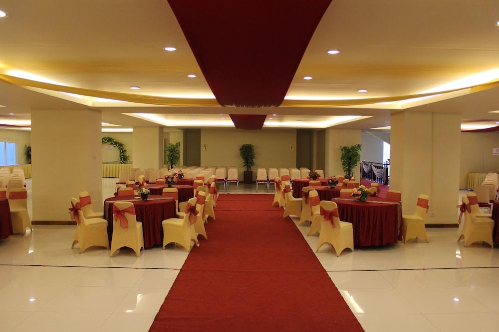 Grand Asia Hotel Макасар Екстер'єр фото
