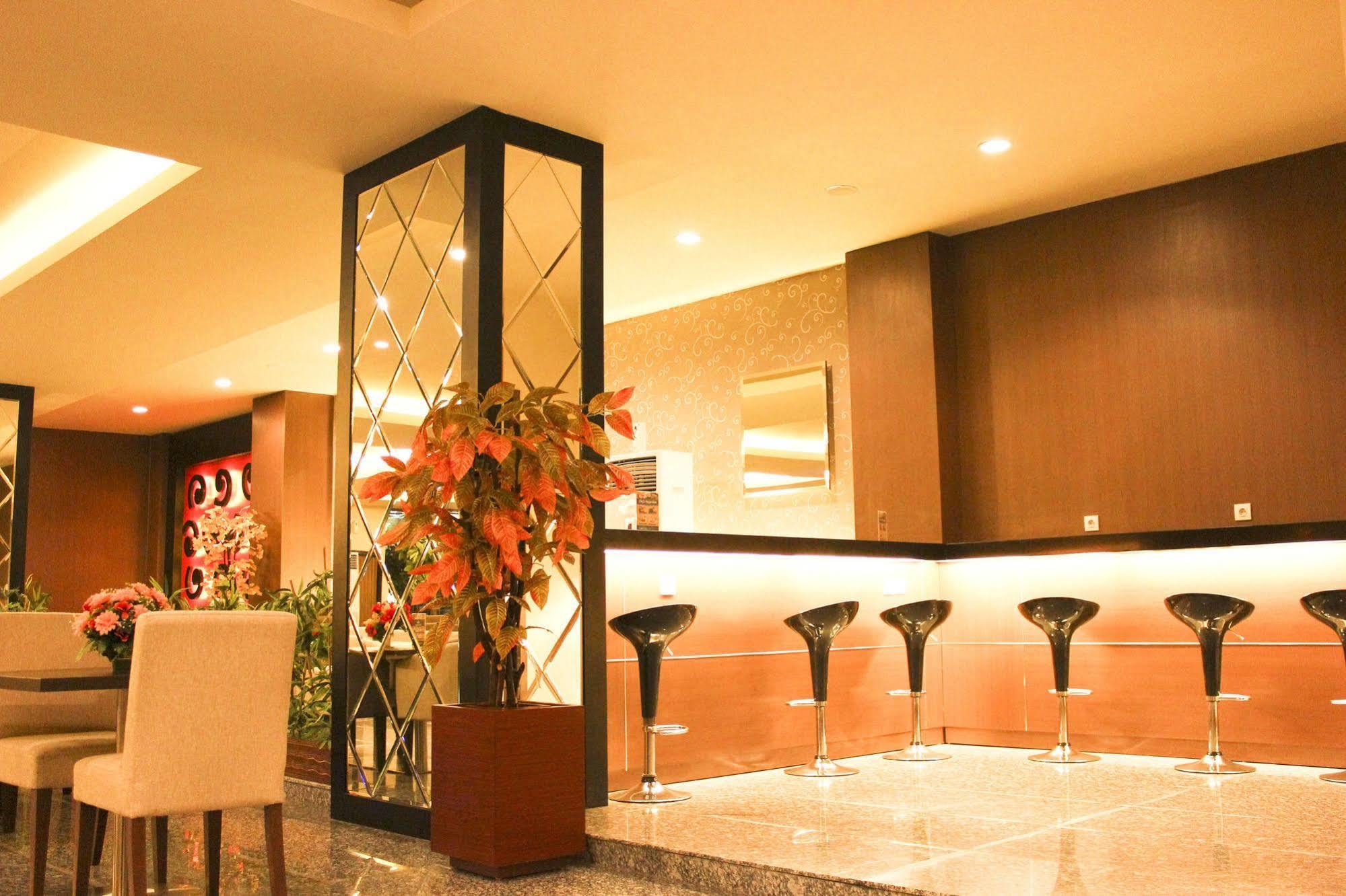Grand Asia Hotel Макасар Екстер'єр фото