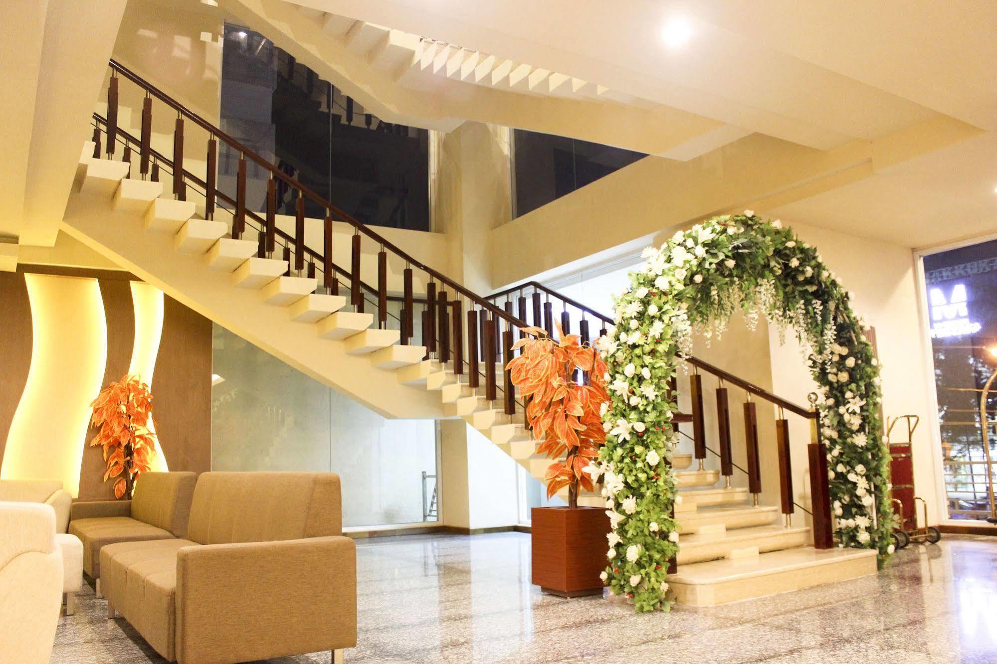 Grand Asia Hotel Макасар Екстер'єр фото